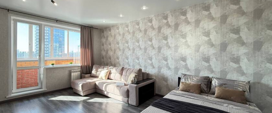 Home Hotel "Просторная квартира студия"